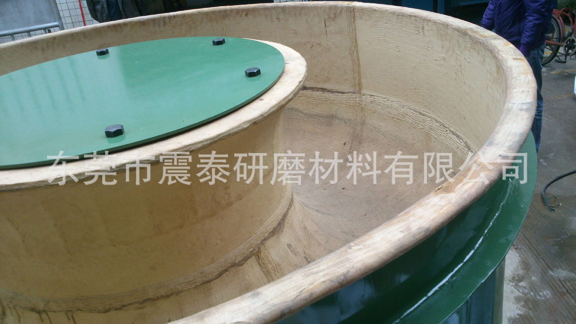 1500L大型振动研磨机